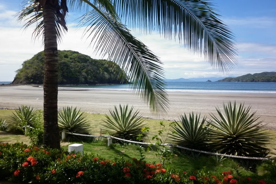 Die weite Bucht von Playa Venao an der Pazifikküste der Azuero-Halbinsel.